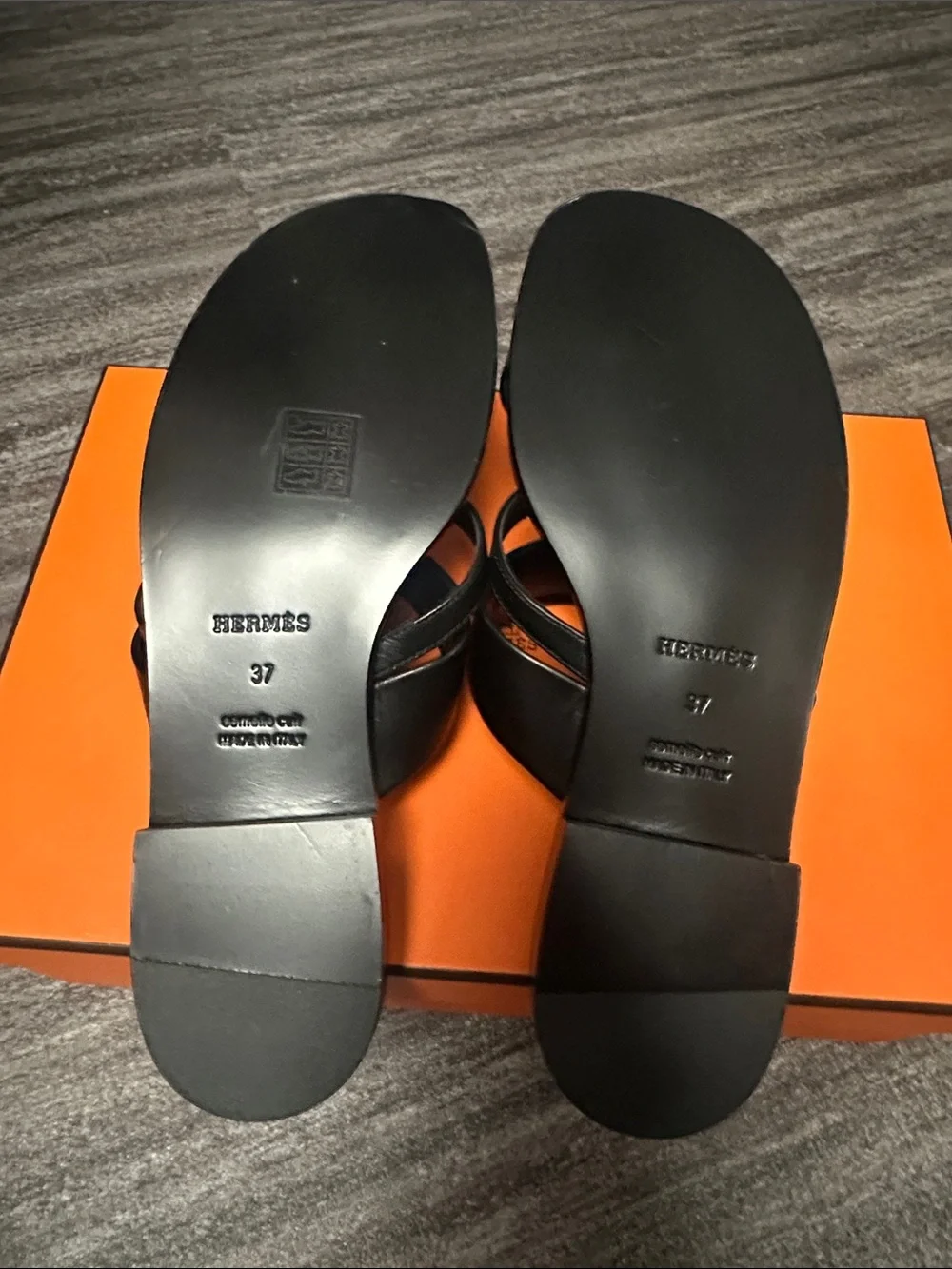 Hermes elegant black